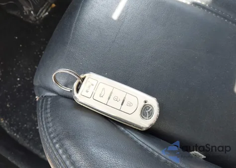 2018 Mazda Mazda3 Touring из США, поврежденный, VIN 3MZBN1V35JM193132